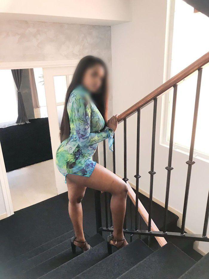 711207360: Chica busca chico en Barcelona