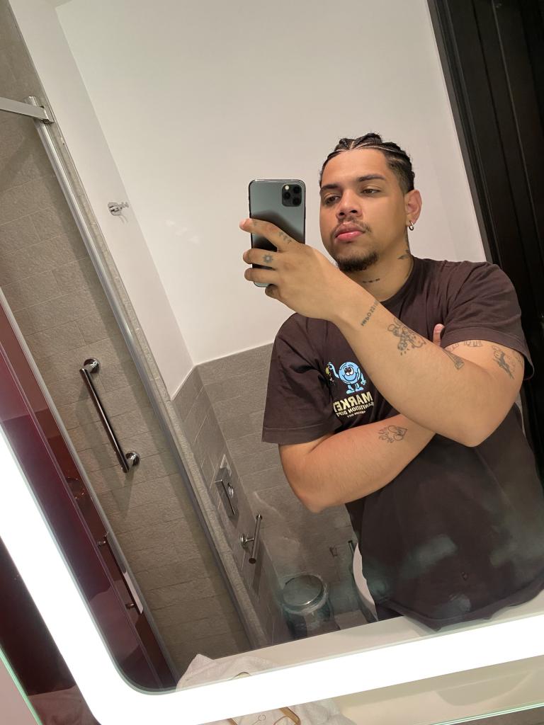 697730655: Chico busca chica en Madrid