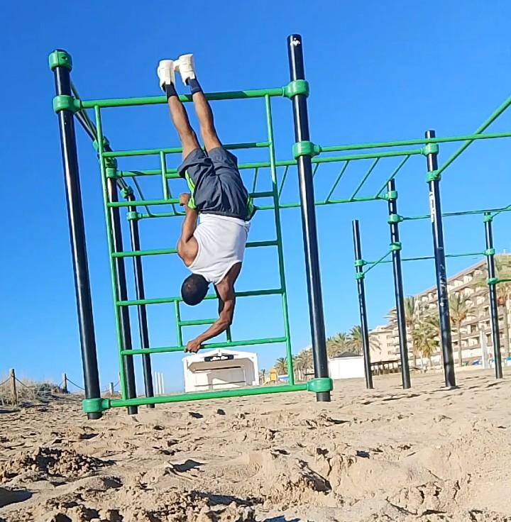 Chico busca chica en Barcelona: 