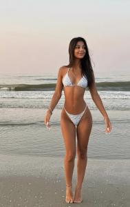 643420729: Chica busca chico en Barcelona