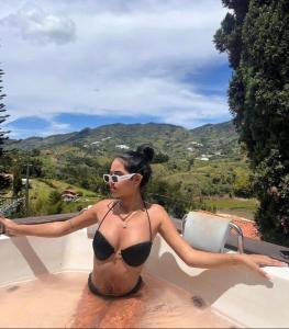 624856411: Chica busca chico en Ibiza