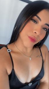 647594259: Chica busca chico en Sevilla