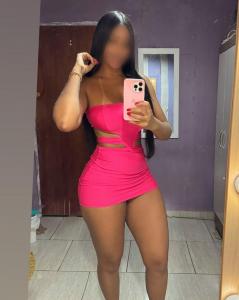 647275219: Chica busca chico en Sevilla