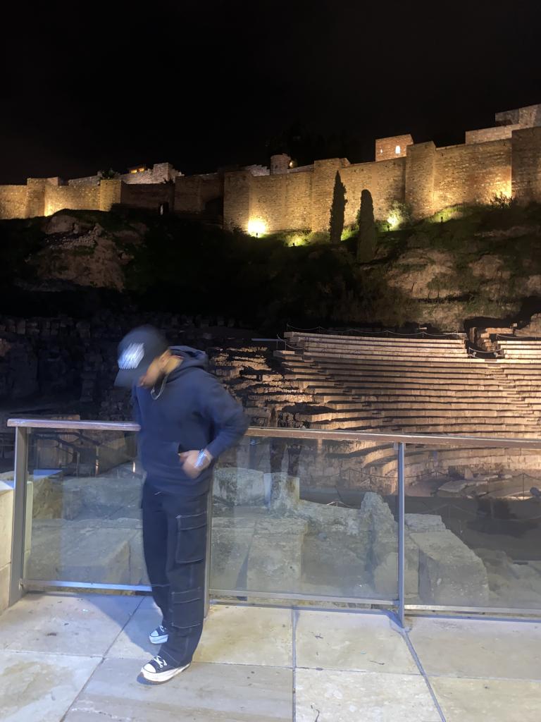 Chico busca chica en Málaga: 