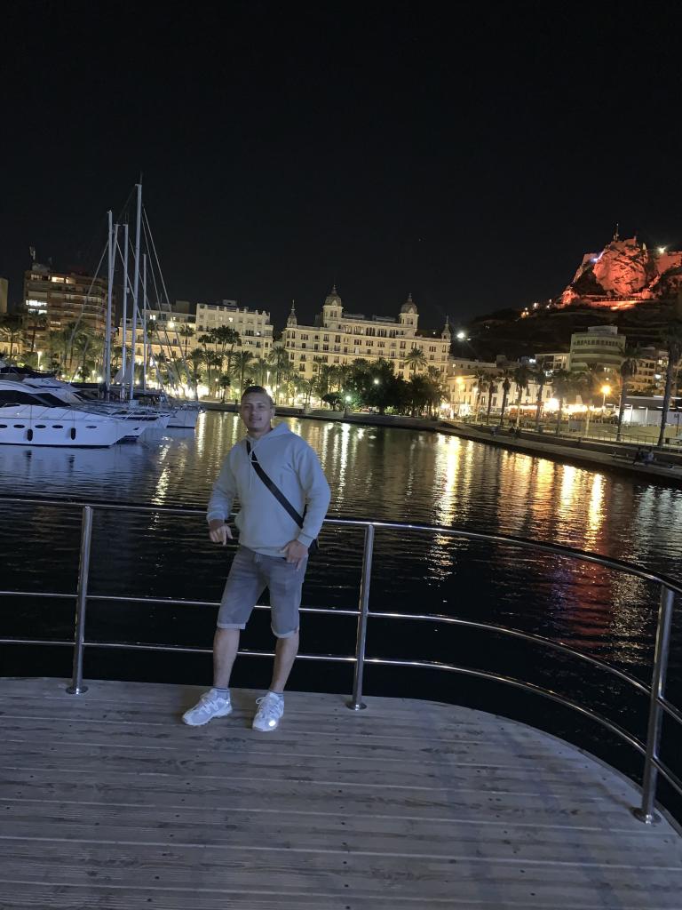 Chico busca chica en Castellón: 