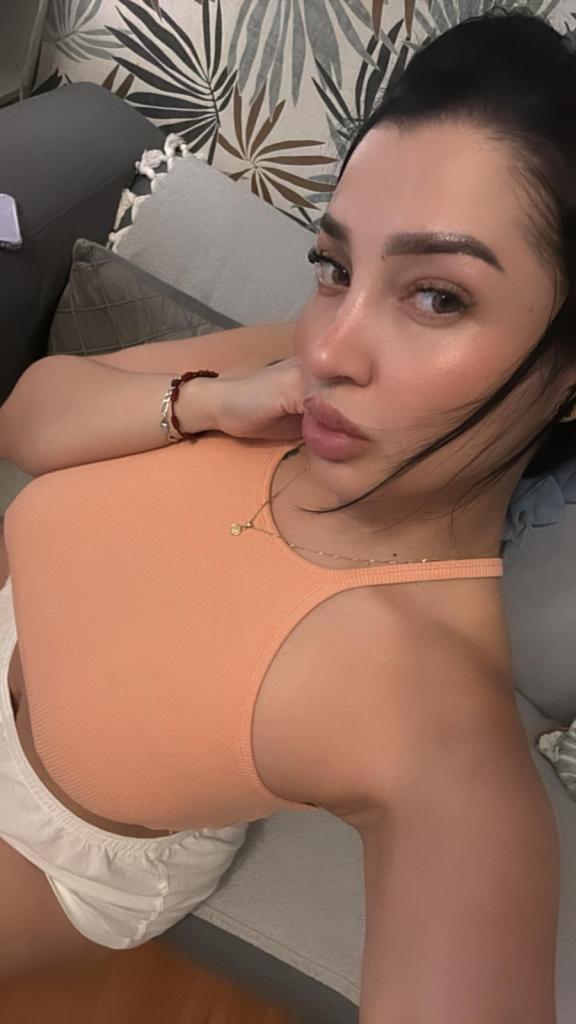 Chica busca chico en Tenerife: 