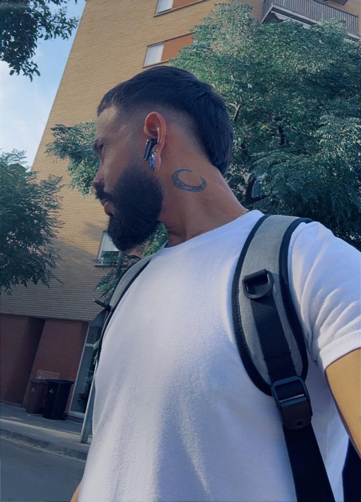 Chico busca chica en Barcelona: 