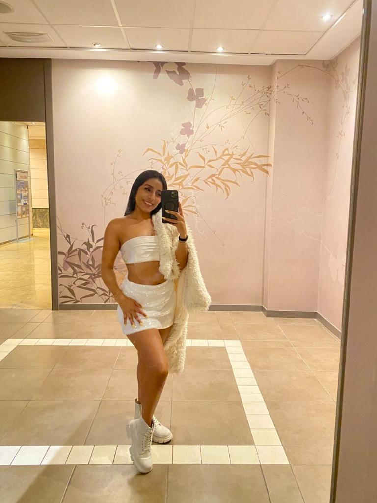 Chica busca chico en Alicante: Chica busca chico