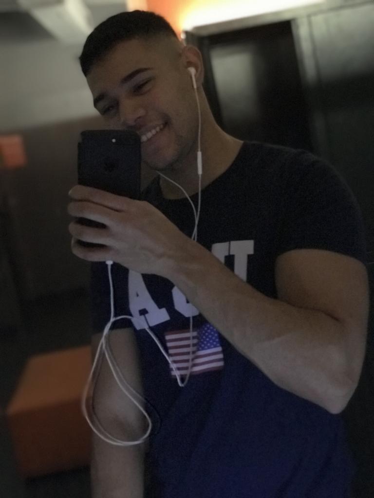 617162962: Chico busca chica en Sevilla