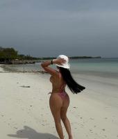 631945439: Chica busca chico en Barcelona