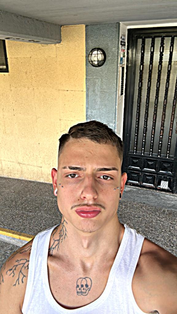 612461014: Chico busca chica en Madrid