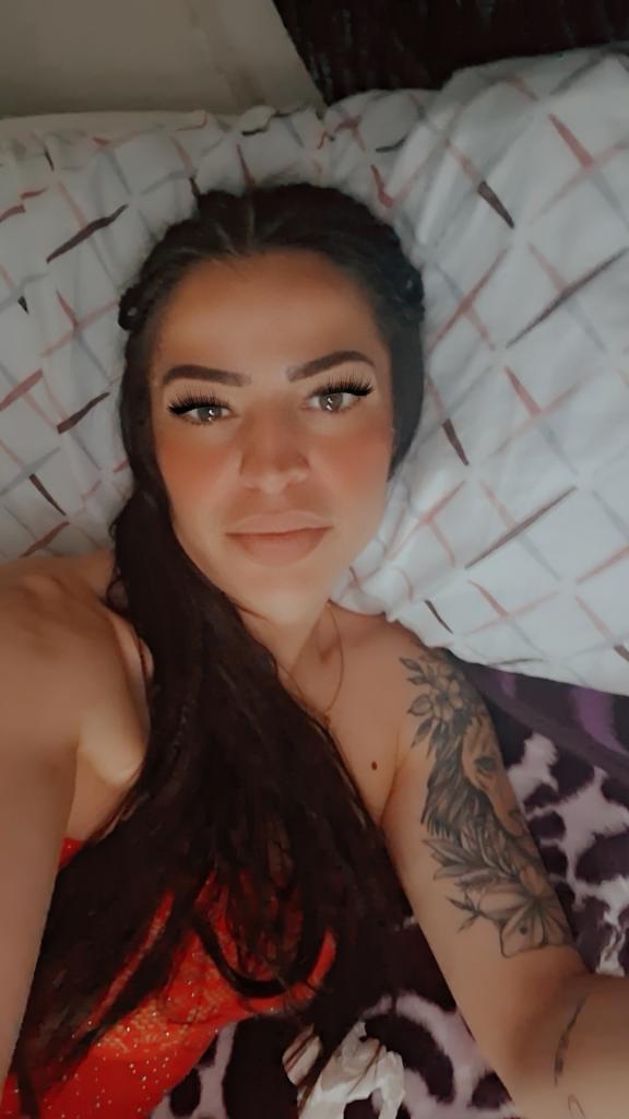 Chica busca chico en Almería: 