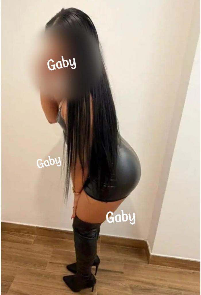 673042891: Chica busca chico en Sevilla