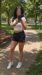 695610907: Chica busca chico en Barcelona