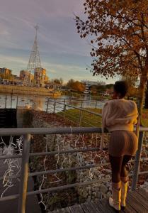 611272145: Chica busca chico en La Coruña