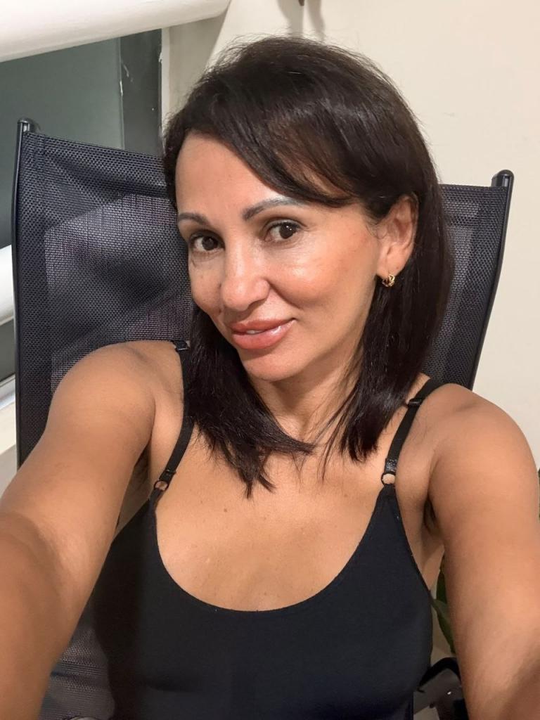 673987645: Chica busca chico en Cantabria