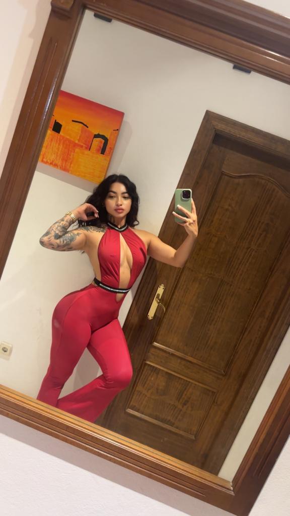 631757305: Chica busca chico en Málaga