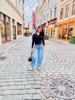 743043493: Chica busca chico en Madrid