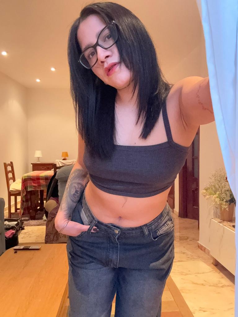 Chica busca chico en Alicante: Chica busca chico