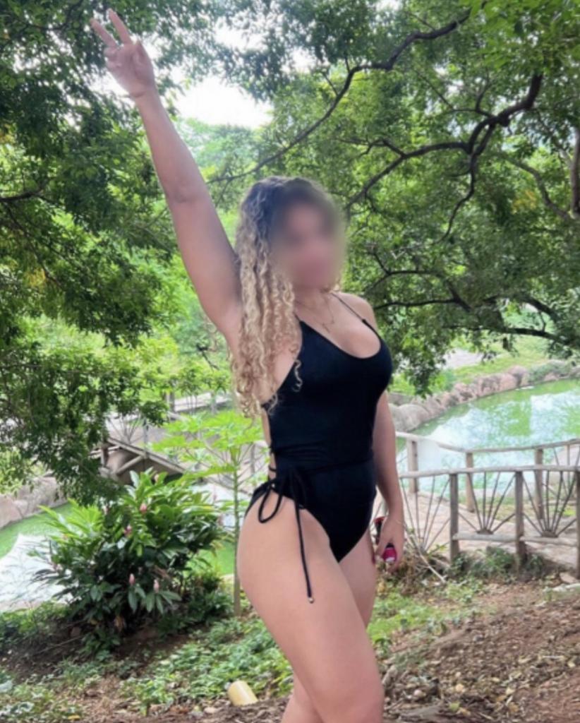 Chica busca chico en Huelva: 