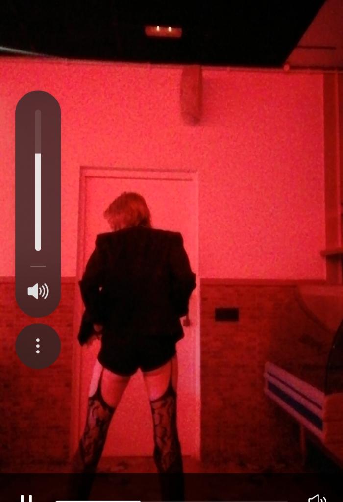 677384025: Chica busca chico en Tarragona