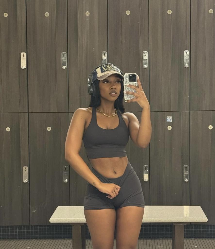 Chica busca chico en Cádiz: 