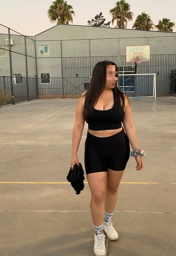 632946743: Chica busca chico en Barcelona