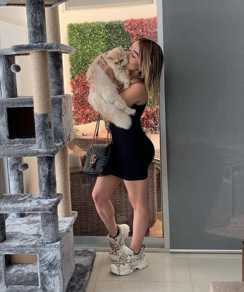 655385887: Chica busca chico en Madrid