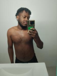 613966067: Chico busca chica en Alicante