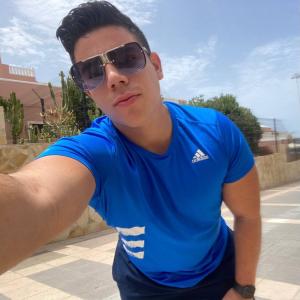 657385140: Chico busca chica en Las Palmas