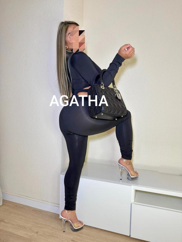 Chica busca chico en Almería: 