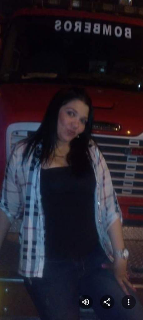 Chica busca chico en Alicante: Chica busca chico