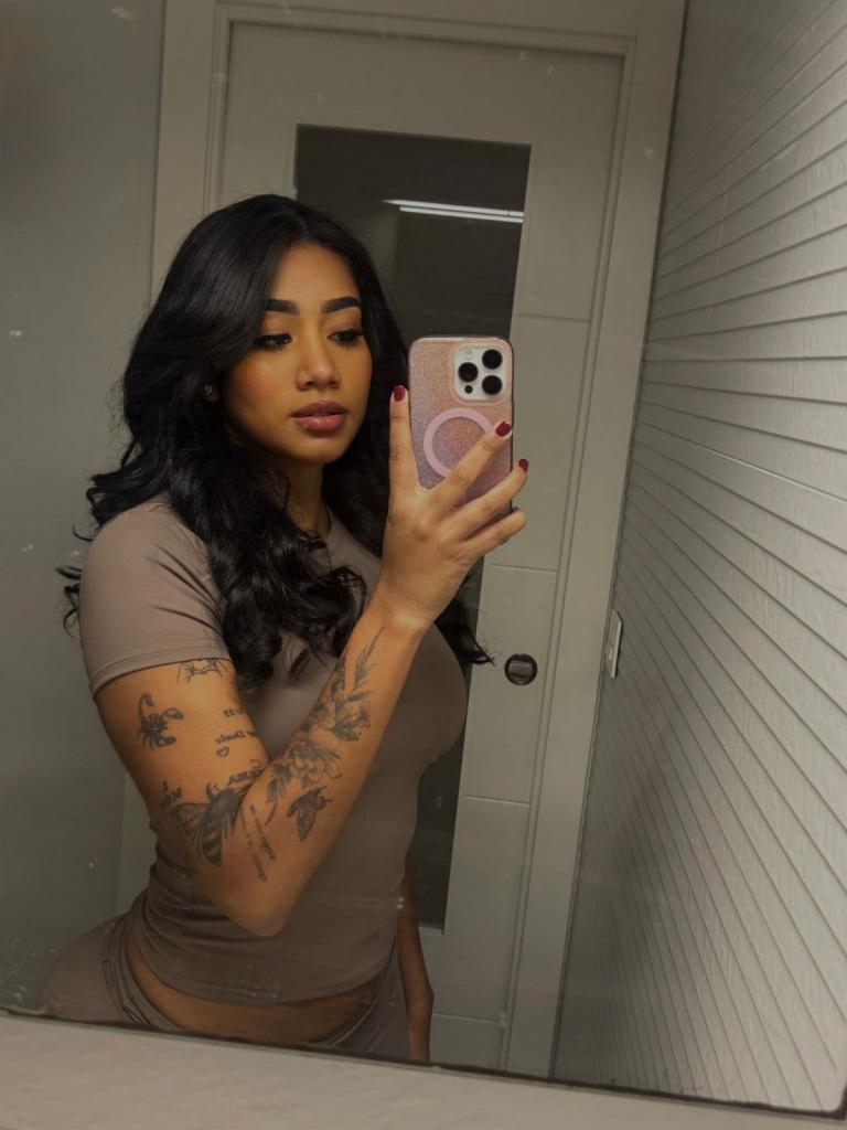 Chica busca chico en Almería: 