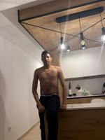 633350976: Chico busca chica en Málaga