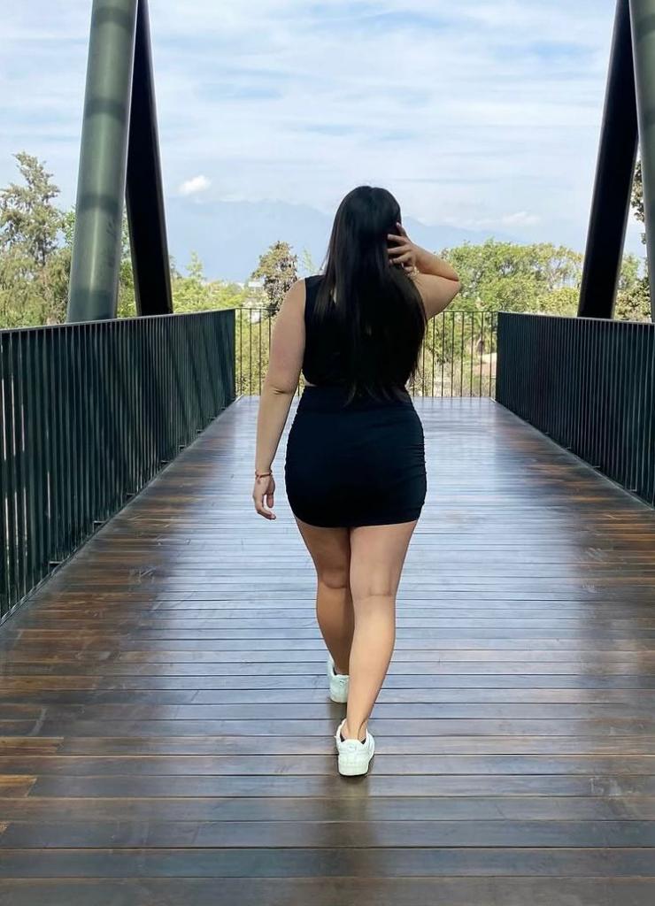 632946743: Chica busca chico en Barcelona