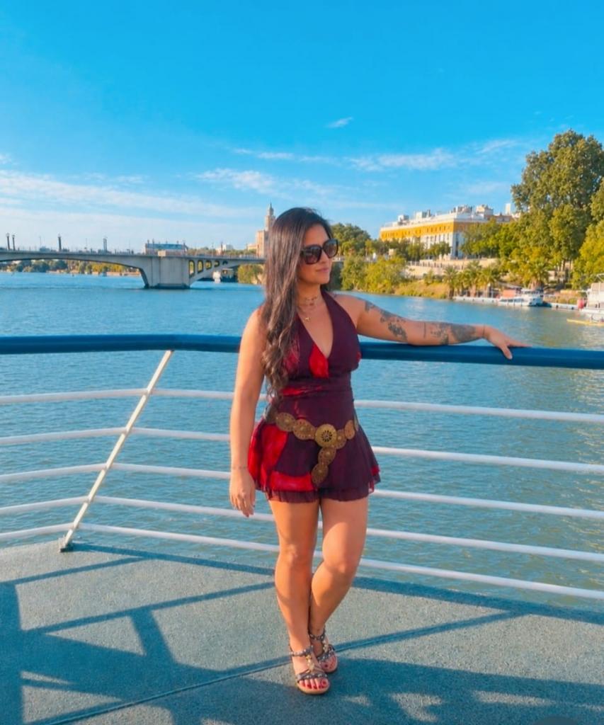 672090272: Chica busca chico en Gerona