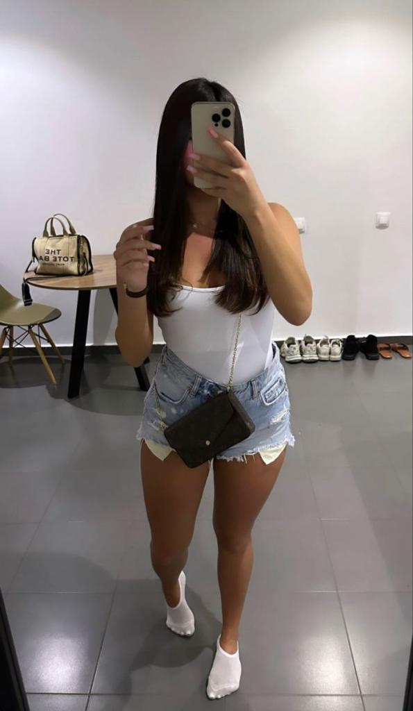 Chica busca chico en Huelva: 