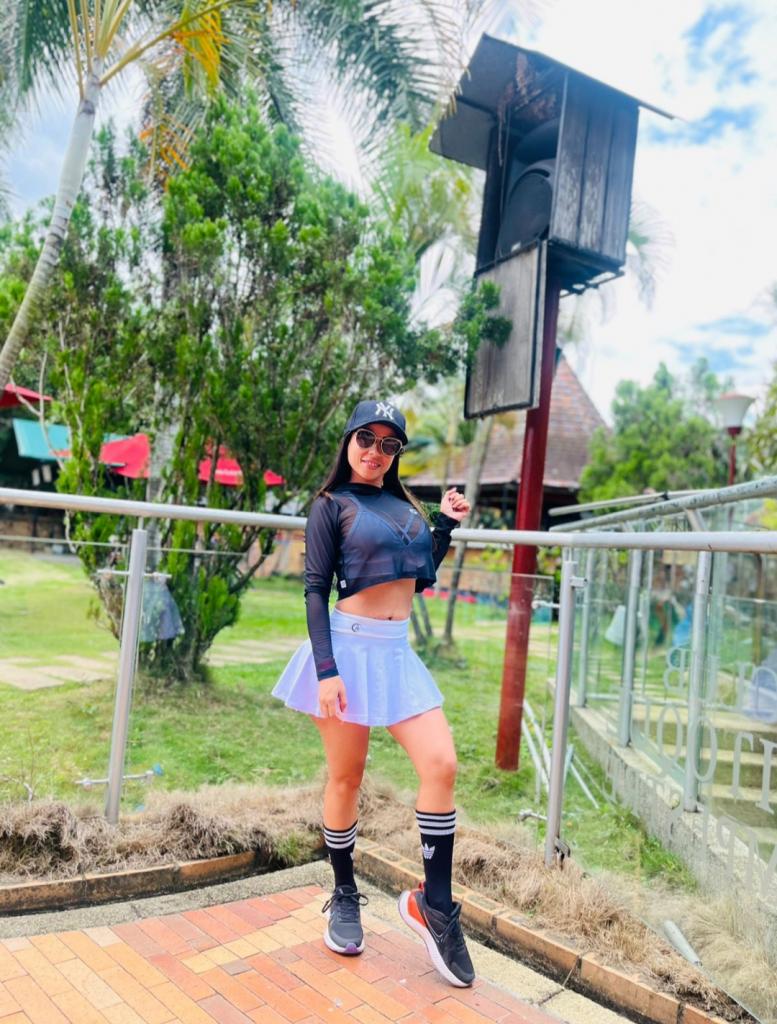 604371946: Chica busca chico en Salamanca