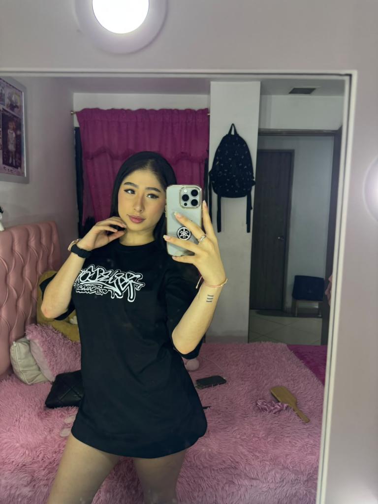 655229022: Chica busca chico en Barcelona