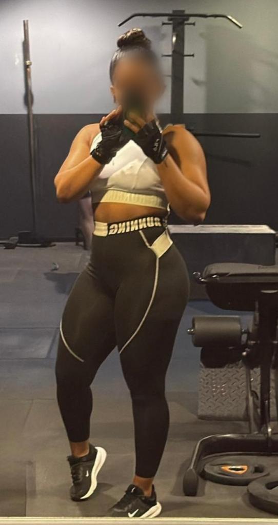 627295789: Chica busca chico en Barcelona