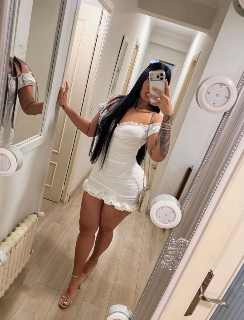679314891: Chica busca chico en Cádiz