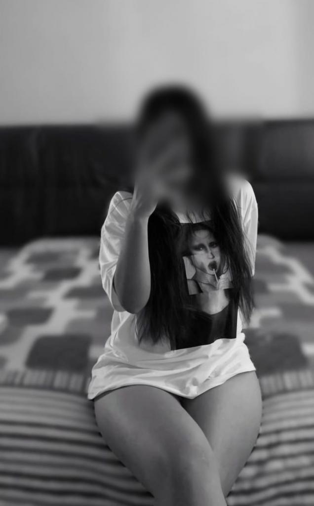 633976294: Chica busca chico en Alicante