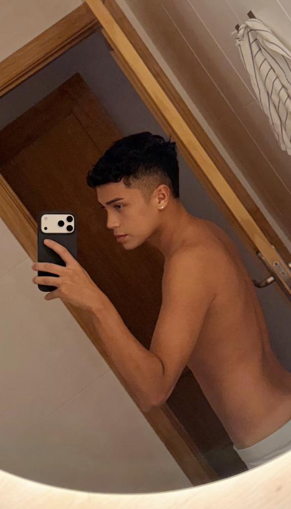 678745437: Chico busca chica en Málaga