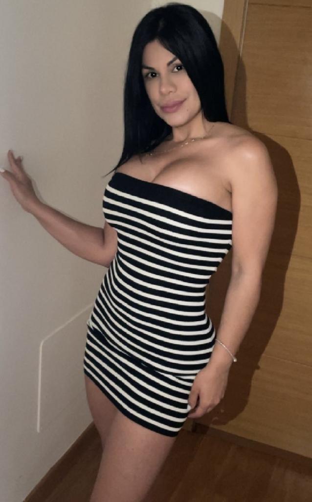 681814857: Chica busca chico en La Coruña