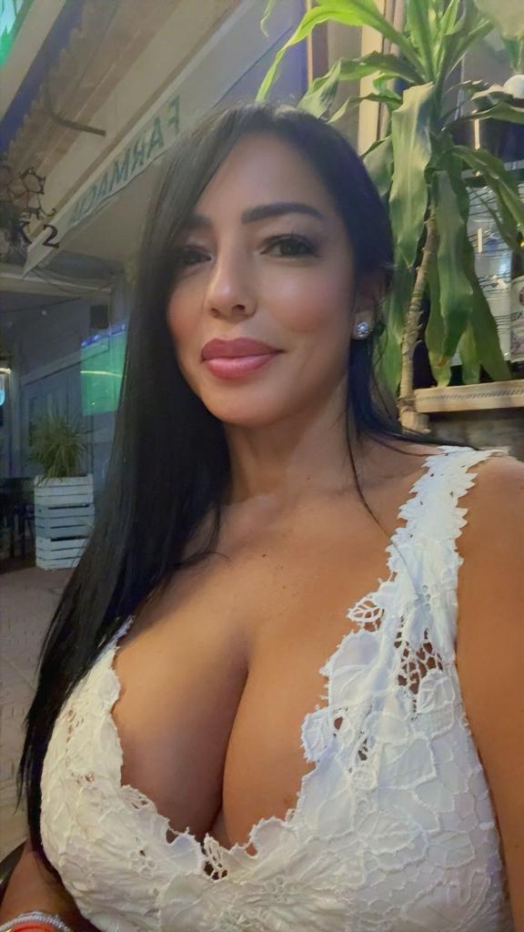 692385780: Chica busca chico en Alicante
