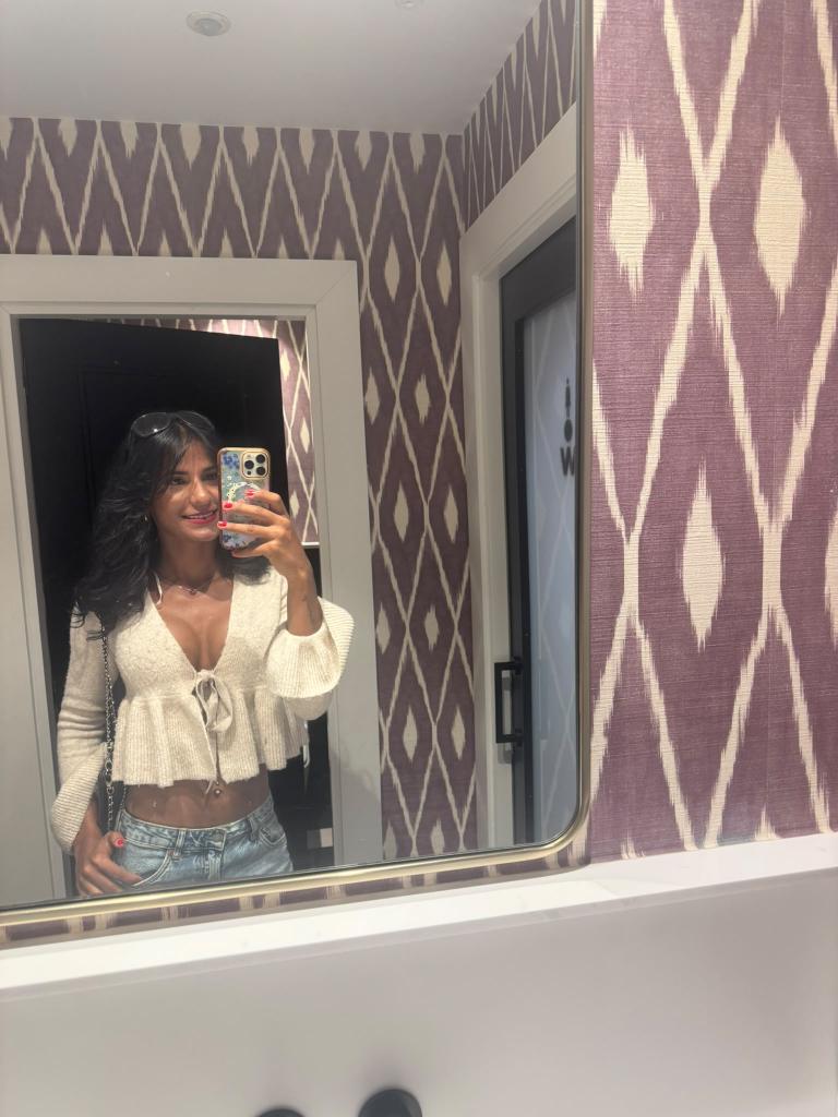 643967775: Transexual en La Coruña