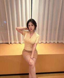 604925606: Chica busca chico en Madrid