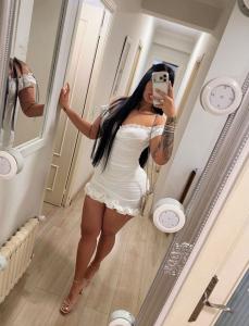 679314891: Chica busca chico en Cádiz