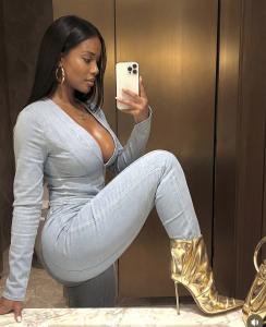 747860564: Chica busca chico en Madrid