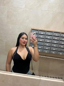 677870529: Chica busca chico en Sevilla